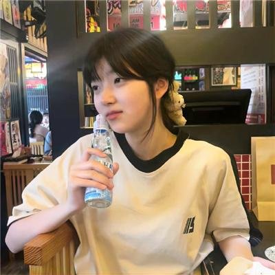 查理咬我手指